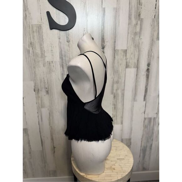 Black tank top - Picture 3 of 7